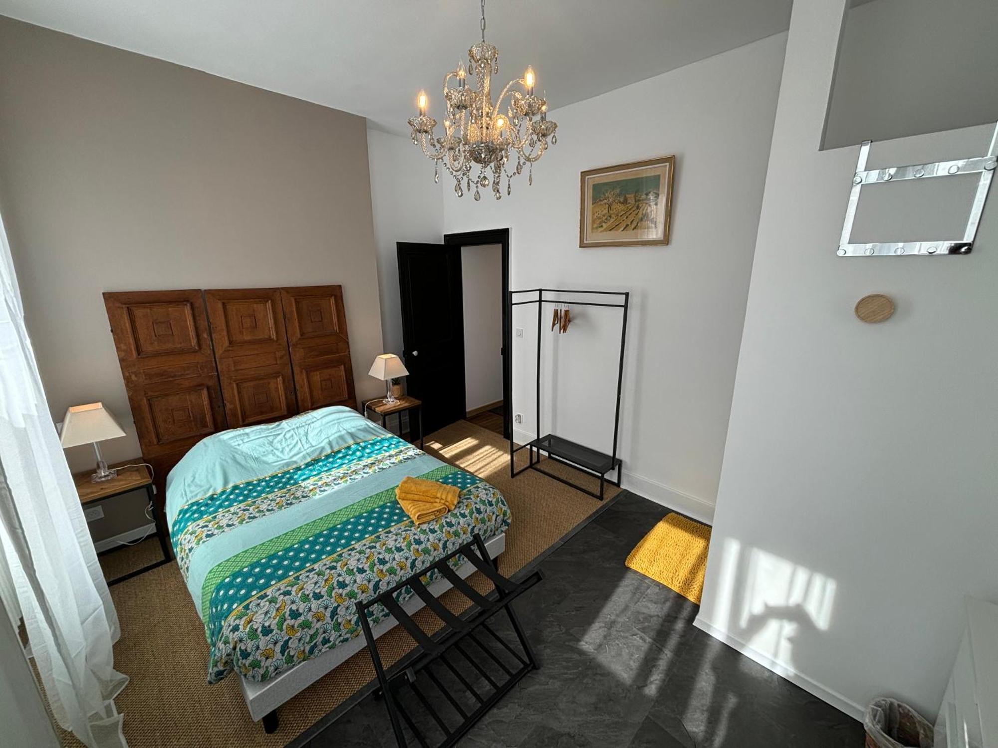 Maison A La Guitarde - Hotel Particulier Hippolyte ชาโตรูซ์ ภายนอก รูปภาพ