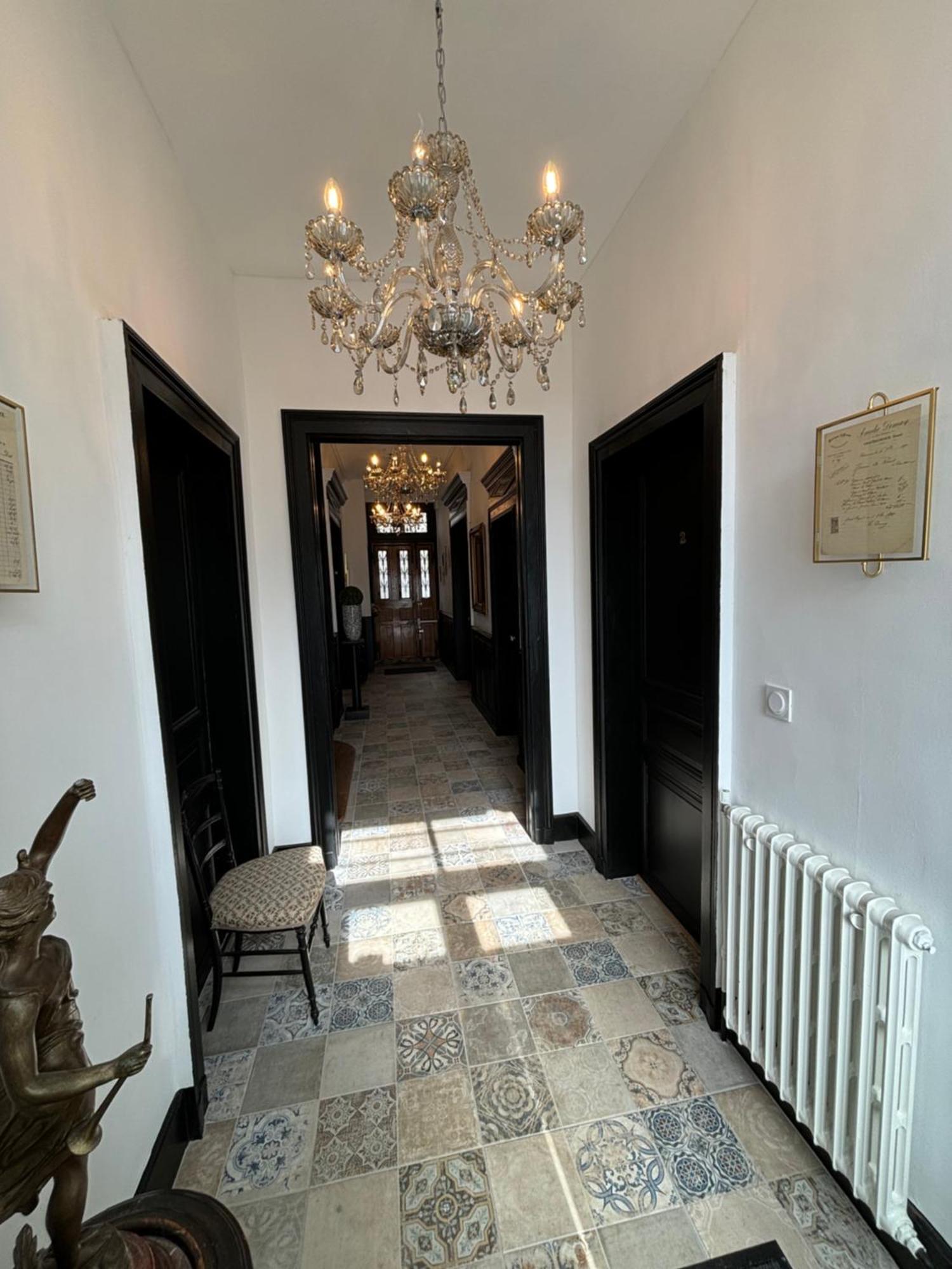 Maison A La Guitarde - Hotel Particulier Hippolyte ชาโตรูซ์ ภายนอก รูปภาพ
